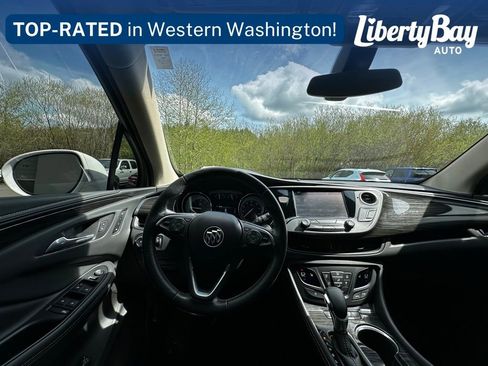 Used 2018 Buick Envision Essence w/ LPO, Hit The Road Package AWD/4WD image 18