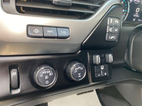 Used 2018 Chevrolet Suburban Premier image 32