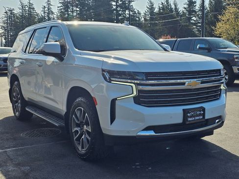 Used 2022 Chevrolet Tahoe LT w/ Luxury Package AWD/4WD image 7