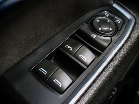 Used 2023 Chevrolet Silverado 1500 LT image 10