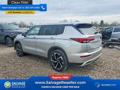 Used 2022 Mitsubishi Outlander SE FWD image 3
