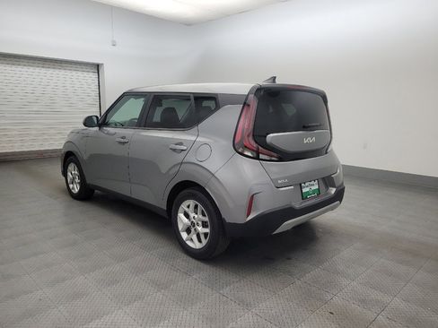 Used 2023 Kia Soul LX w/ LX Technology Package FWD image 5