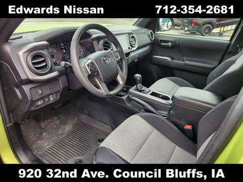 Used 2023 Toyota Tacoma TRD Off-Road image 16