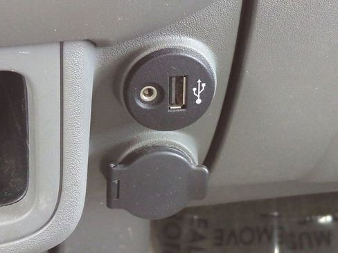 Used 2018 Nissan Frontier S image 20