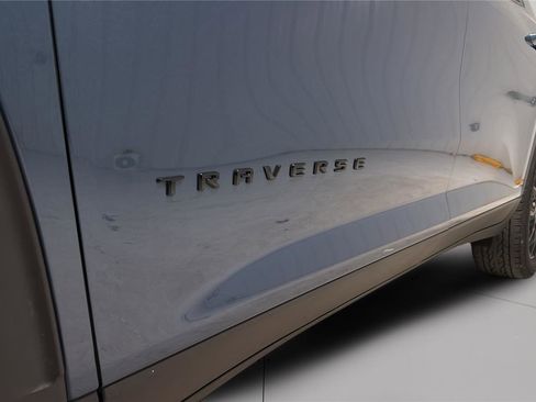 Used 2025 Chevrolet Traverse LT w/ Midnight/Sport Edition FWD image 32