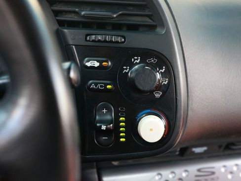 Used 2005 Honda S2000 image 21