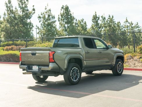 Certified 2025 Toyota Tacoma TRD Sport AWD/4WD image 15