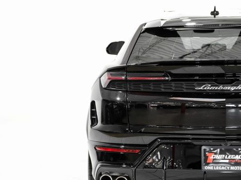 Used 2025 Lamborghini Urus SE image 51