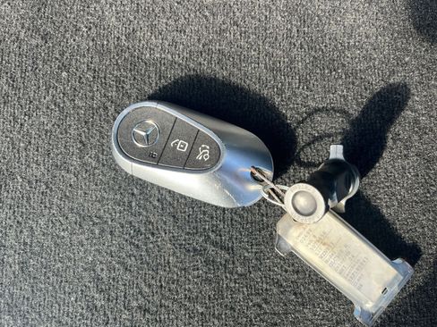 Used 2024 Mercedes-Benz GLC 300 image 21