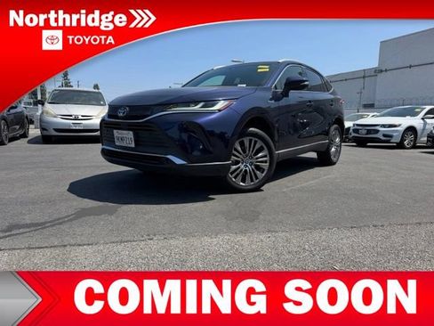 Used 2021 Toyota Venza XLE AWD/4WD image 2