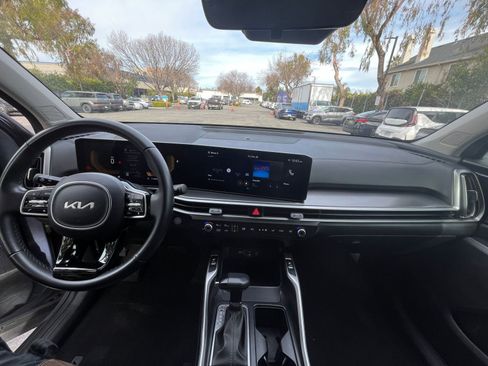 Used 2024 Kia Sorento S image 36