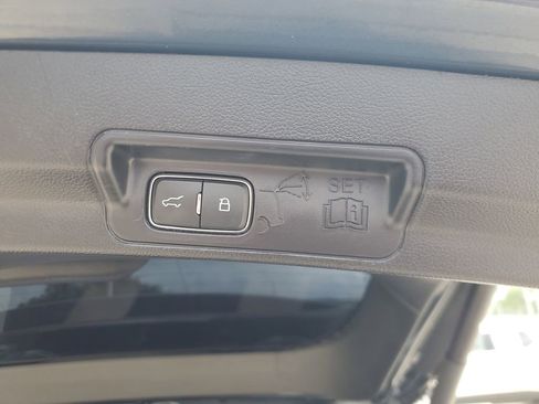 Used 2022 Ford Explorer XLT w/ Equipment Group 202A RWD image 7