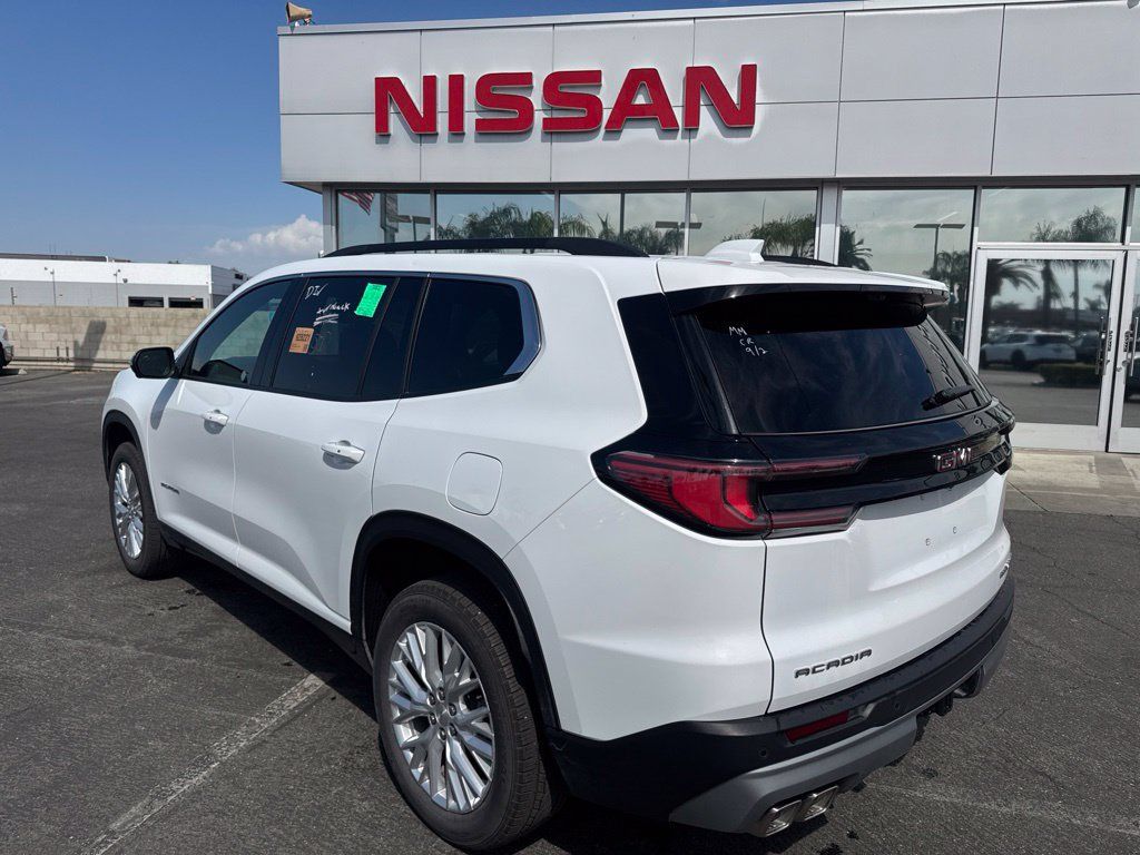 Used 2026 GMC Acadia Elevation w/ Elevation Premium Package FWD image 2