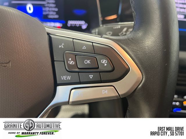 Used 2025 Volkswagen Jetta SE FWD image 34