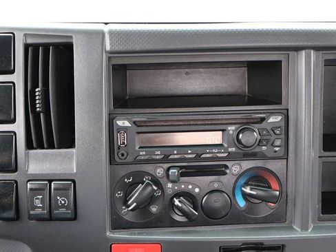 Used 2019 Isuzu NPR RWD image 6