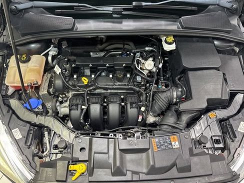 Used 2018 Ford Focus SE FWD image 5