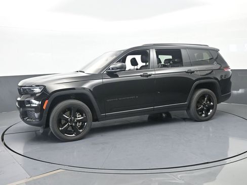Used 2023 Jeep Grand Cherokee L Laredo RWD image 2