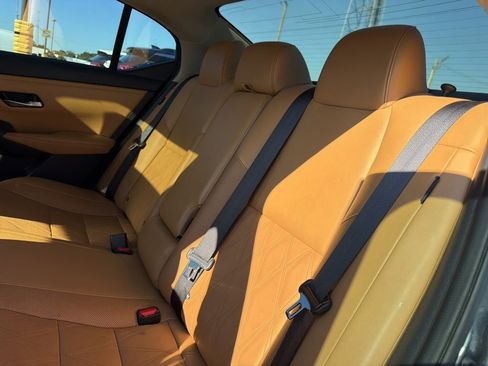 Used 2021 Nissan Sentra SV w/ SV Premium Package FWD image 9