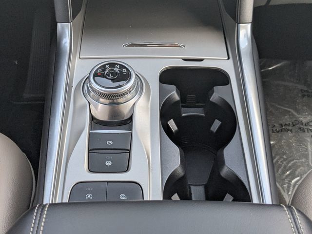 Used 2024 Ford Explorer Limited w/ Limited Technology Package RWD image 19