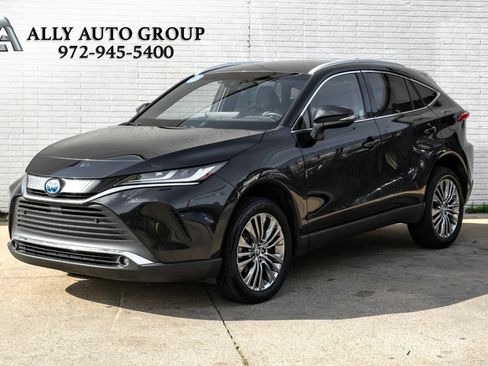 Used 2024 Toyota Venza XLE AWD/4WD image 1
