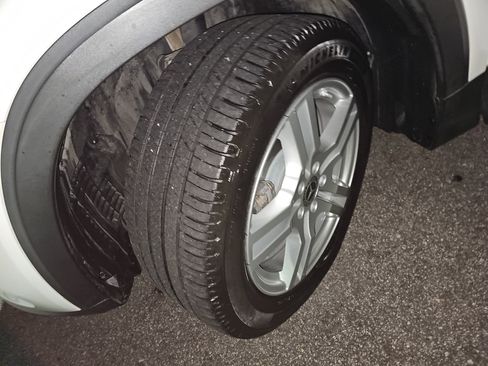 Used 2021 Mercedes-Benz GLB 250 4MATIC image 34