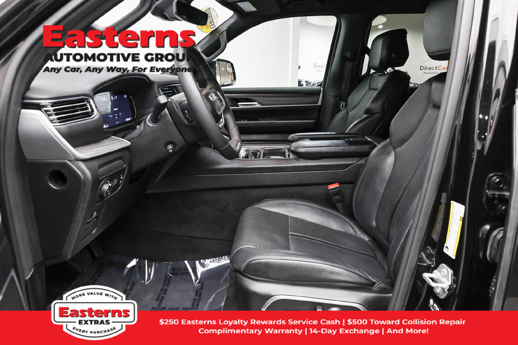 Used 2024 Jeep Wagoneer L Series II w/ Flexible Seating Group AWD/4WD image 15