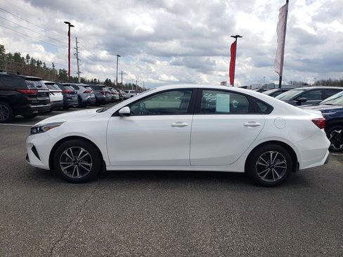 Certified 2024 Kia Forte LXS FWD image 8