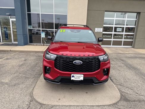 Used 2025 Ford Explorer ST-Line w/ Premium Package image 3