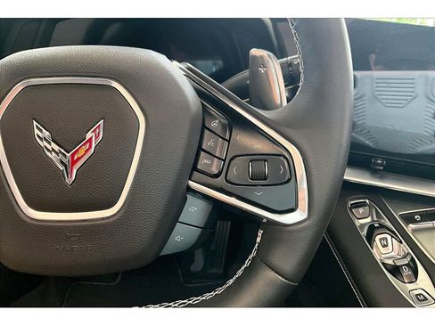 Used 2024 Chevrolet Corvette Stingray Preferred Cpe w/ Body-Color Dual Roof Package RWD image 21