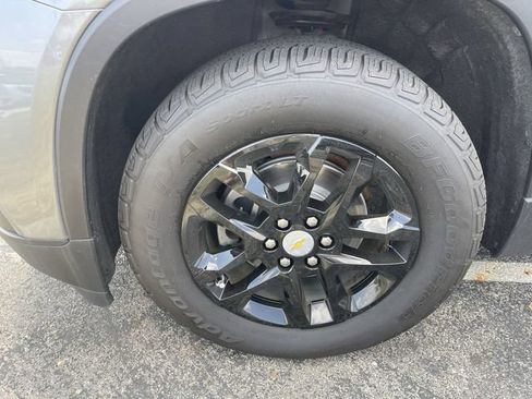 Used 2019 Chevrolet Traverse LS FWD image 2