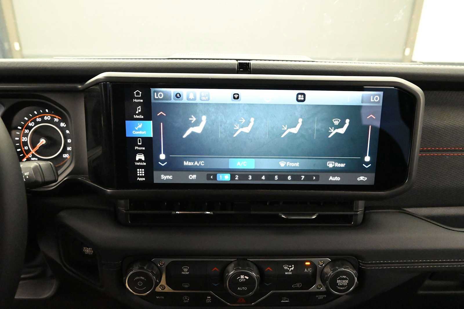 Used 2026 Jeep Gladiator Rubicon AWD/4WD image 19