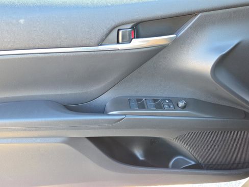 Used 2024 Toyota Camry SE image 21