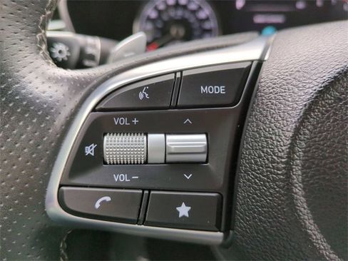 Used 2023 Genesis G70 2.0T image 24