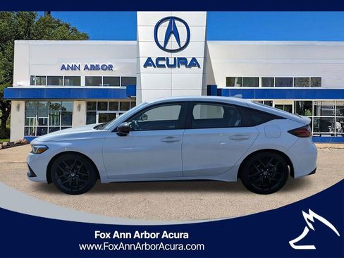 Used 2023 Honda Civic Sport image 2