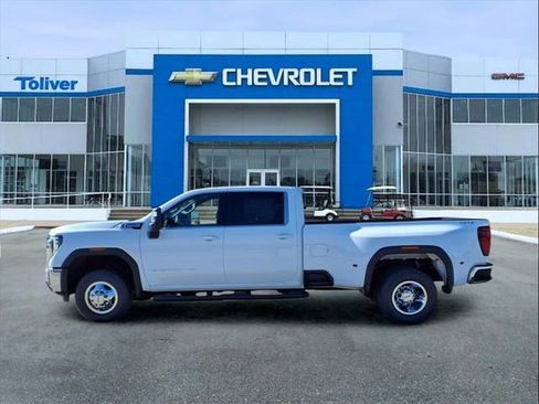 New 2026 GMC Sierra 3500 SLE w/ SLE Value Package image 4