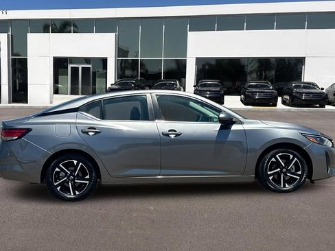 Used 2024 Nissan Sentra SV FWD image 2