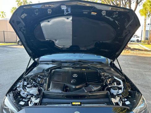Used 2025 Mercedes-Benz C 300 4MATIC Sedan image 33