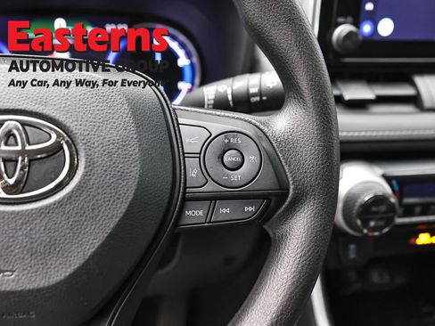 Used 2024 Toyota RAV4 XLE AWD/4WD image 15