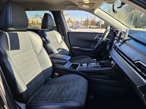 Used 2024 Mitsubishi Outlander SE image 19