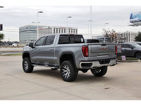 Used 2025 GMC Sierra 1500 SLT image 4