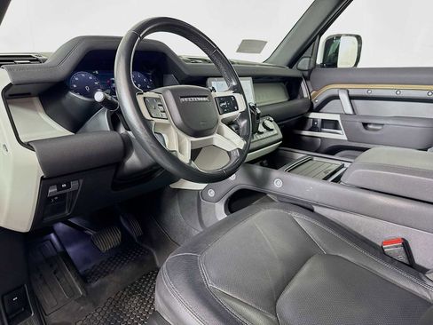 Used 2023 Land Rover Defender 110 X-Dynamic SE image 9