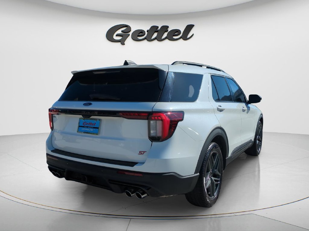 Used 2025 Ford Explorer ST AWD/4WD image 5