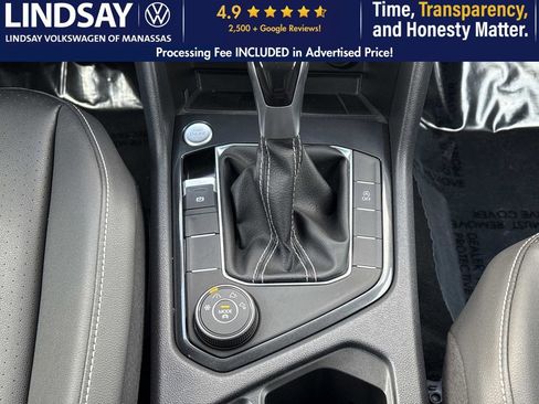 Used 2023 Volkswagen Tiguan SE image 18