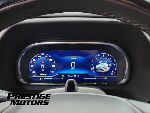 Used 2023 Chevrolet Suburban High Country w/ Advanced Technology Package image 25