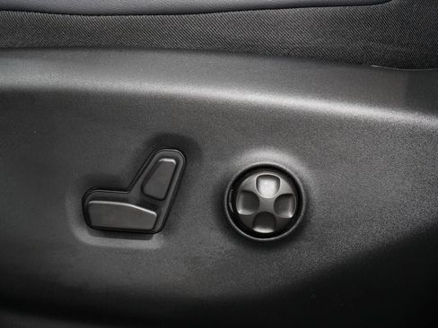 New 2026 Chrysler Pacifica Select AWD/4WD image 11