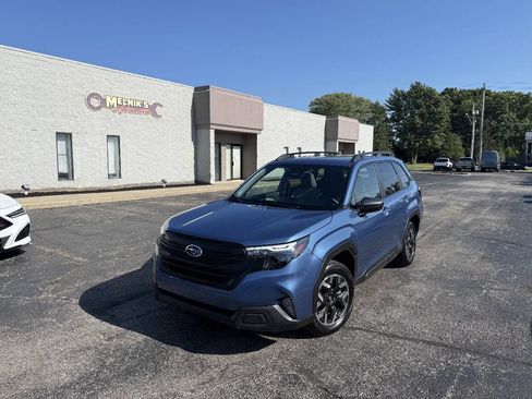 Used 2025 Subaru Forester Premium w/ Convenience Package #1 AWD/4WD image 2