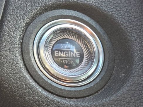 Used 2020 Mercedes-Benz C 300 4MATIC Sedan image 37