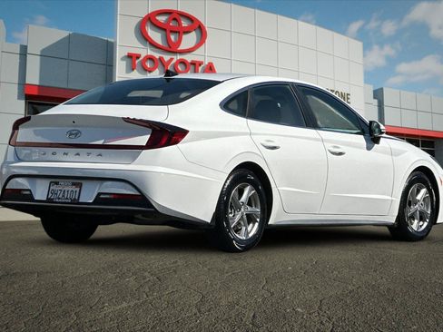 Used 2023 Hyundai Sonata SE FWD image 3