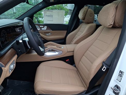 New 2026 Mercedes-Benz GLS 450 4MATIC image 9