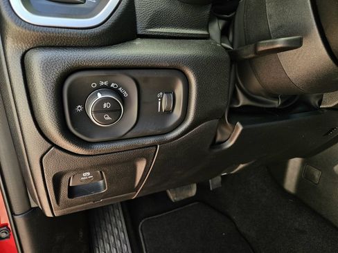 New 2026 RAM 1500 Express AWD/4WD image 14